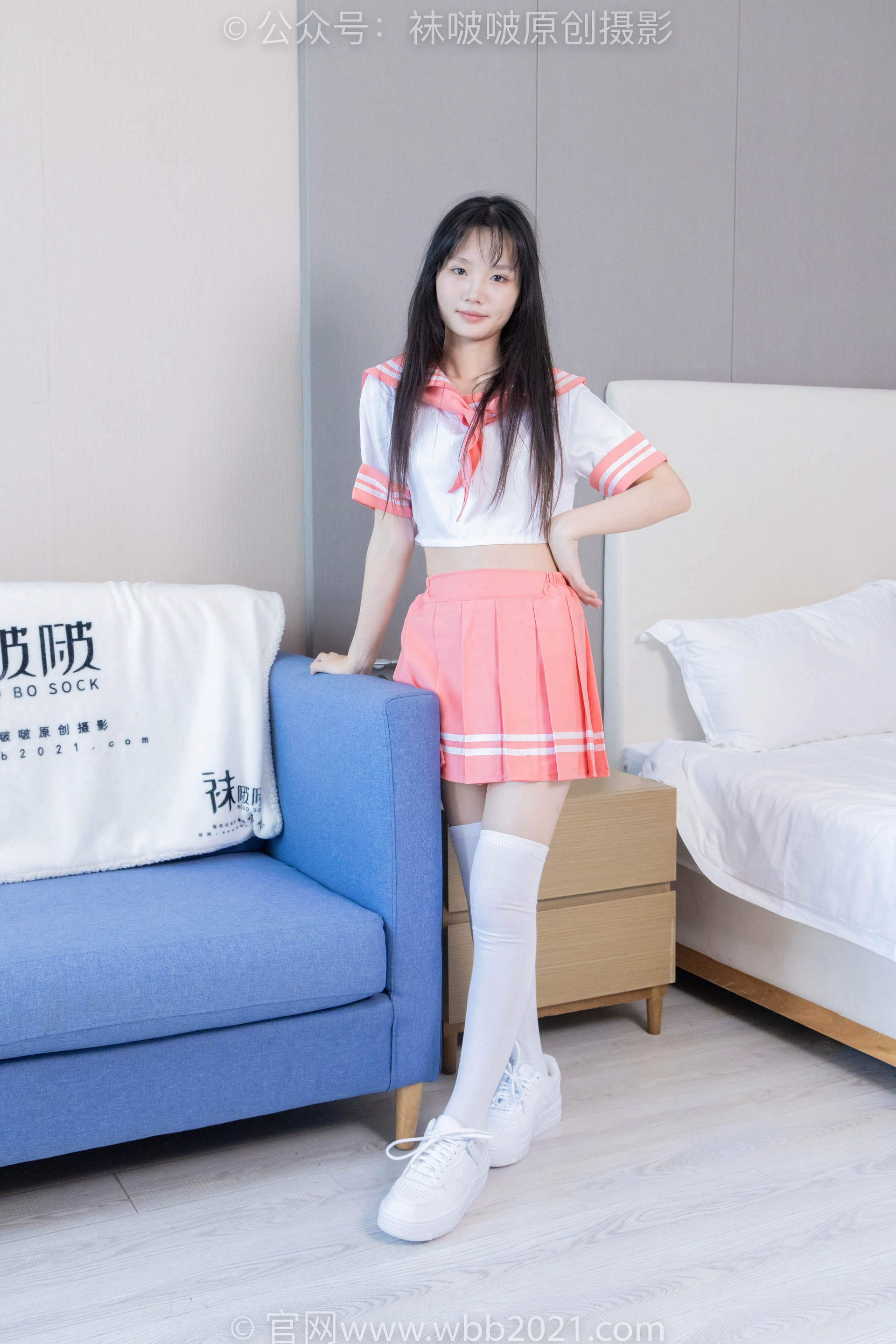 [BoBoSocks袜啵啵] NO.429 甜甜圈-板鞋、白棉袜、过膝白棉袜（花絮版） 2
